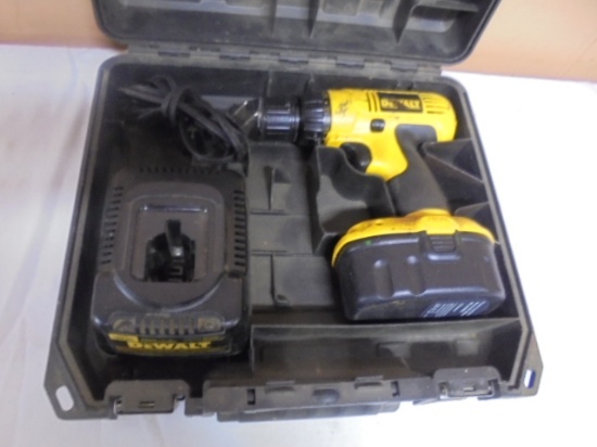 Dewalt 18 Volt 1/2in Cordless Drill w/ Battery & Charger
