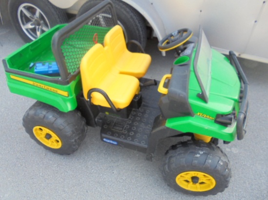 Peg-Perego 12 Volt John Deere Gator w/ Battery