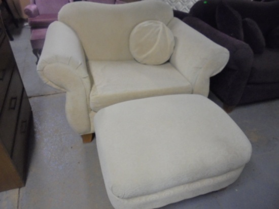 Beautiful Large Oversized Upholstered Chair w/ Matching Ottoman
