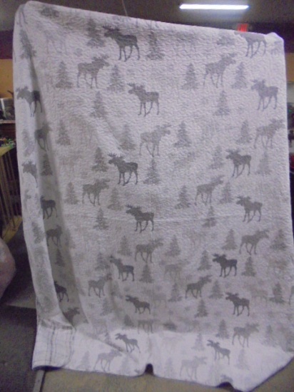 Beautiful King Size Quilt w/ Moose