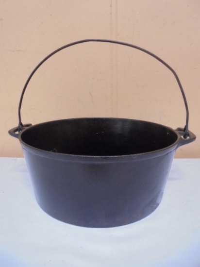 Vintage Favorite No. 8 Cast Iron Dutch Oven