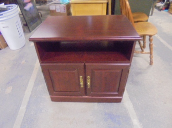 Cherry Finish Rolling TV Stand w/ Shelf & 2 Doors