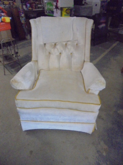 Upholstered Chair w/ Tuffted Back