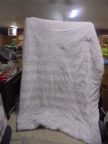 Beautiful Madison Park Queen Size Sherpa Bedspread w/ Matching Shams