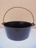 Vintage Favorite No. 8 Cast Iron Dutch Oven