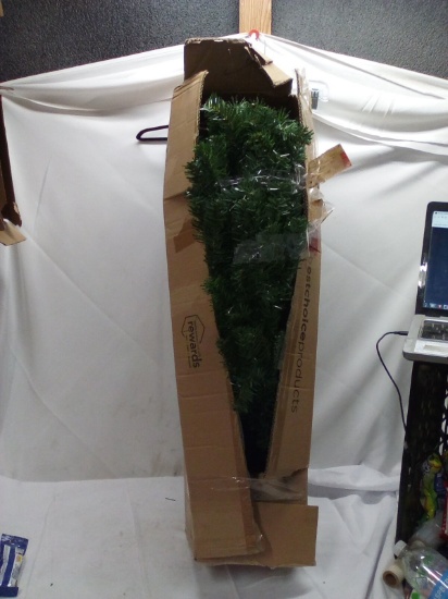 Premium Artificial Spruce Christmas Tree w/ Foldable Metal Base