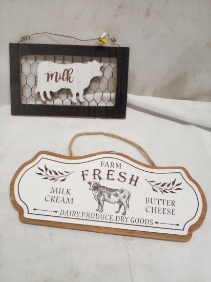 Pair of Small Farm House Decorative Signs