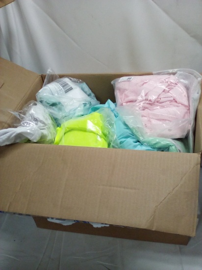 Full 19.5”x13.5”x15.5” Box of Assorted (Mainly Womens) Clothing