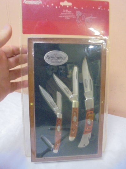 3pc Set of Remington Pocket Knifees