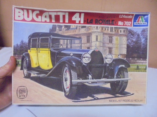 Italeri 1:24 Scale Bugatti 41 LA Royale Model Kit
