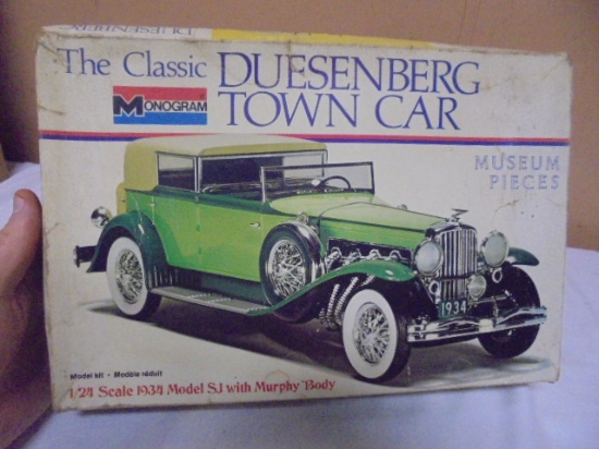Monogram 1:14 Scale Duesenberg Town Car Model Kit