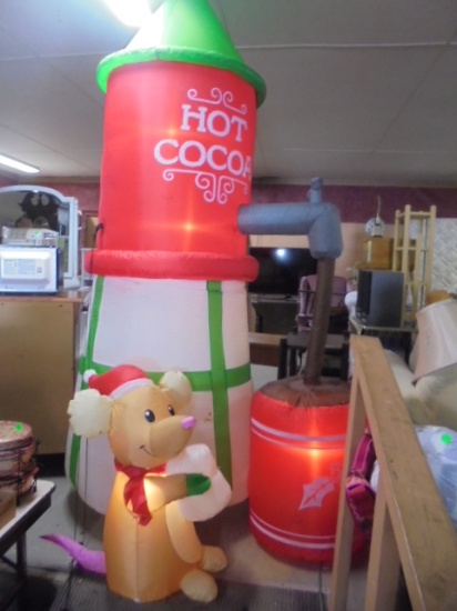 8ft Airblown Lighted Mouse w/ Hot Coaco