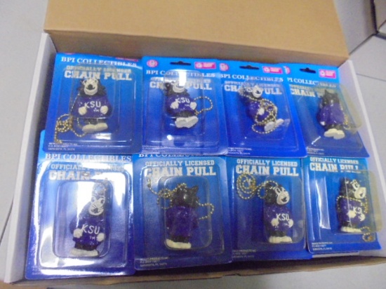 Group of 24 Kansas State Wildcats Pull Chains