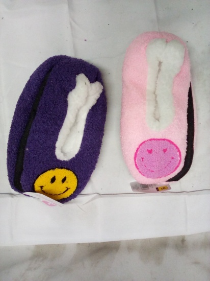 2 Pairs of Assorted Color and Smiley Womens 4-10 Slipper Socks