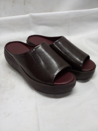 Women’s Sandals Size 39 (8-8.5)