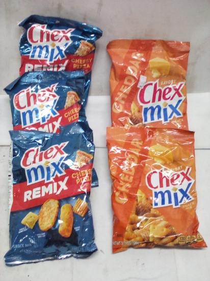 5Pc Chex Mix Snack Bag Lot- (4) Cheesy Pizza Remix, (2) Cheddar Style