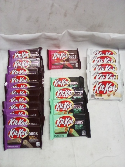 Lot of 21 Assorted Flavor KitKat Wafer and Chocolate Snack Bars