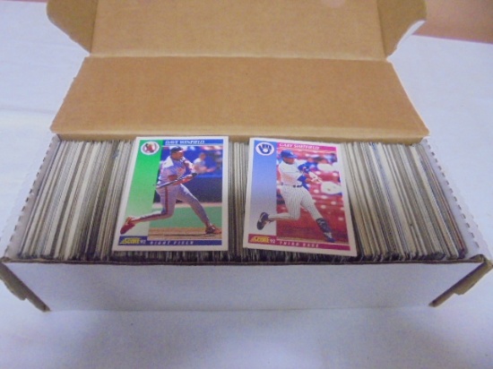 Large Group of Assorted Baseball Cards