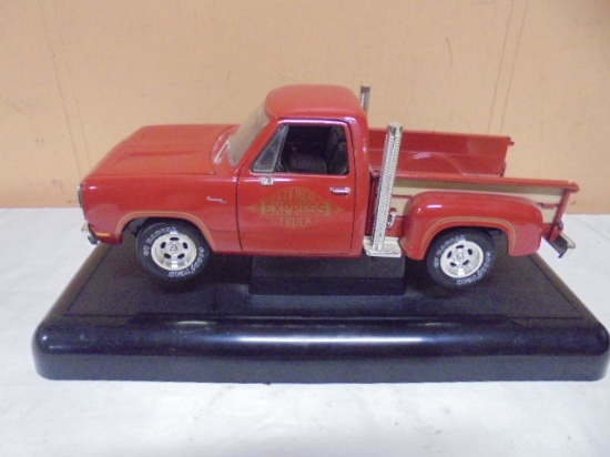 1:18 Scale Die Cast Dodge Lil Red Express Truck