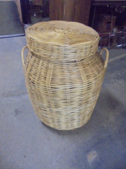 Large Round Wicker Basket w/ Lid