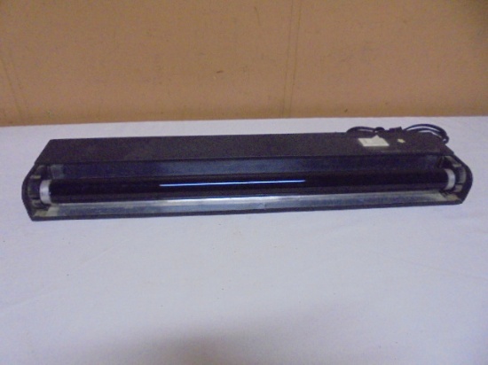18in Cabinet Blacklight