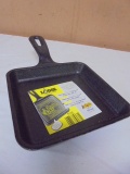 Lodge Cracker Barrel 5.5in Square Seasoned Cast Iron Skillet
