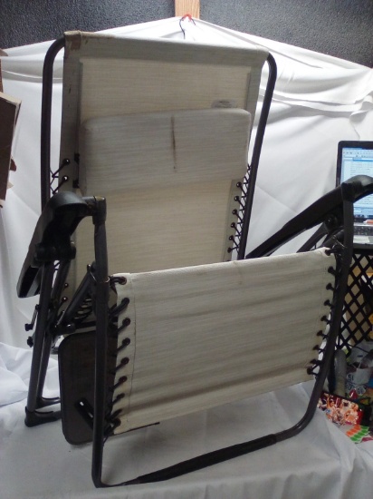 Off-White Outdoor Lounge Chair w/ Cup Holder Table Tray