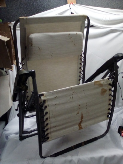 Off-White Outdoor Lounge Chair w/ Cup Holder Table Tray