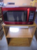 Hamilton Beach 1000 Watt Microwave on Rolling Stand