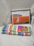 2Pc Outdoor Grilling Lot- (1) 4Pc Set of Grilling Tools w/ Case, (1) Grill Topper