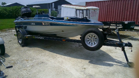 1986 Charger 16ft Model 162V Open Fiberglass Bass Boat w/ Johnson 120 Outboard & Trailer