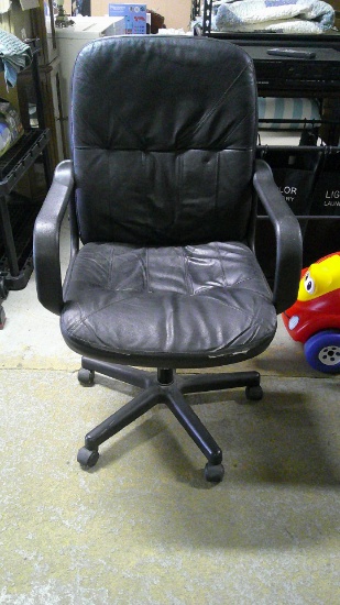 Black Leather Rolling Office/Desk Chair