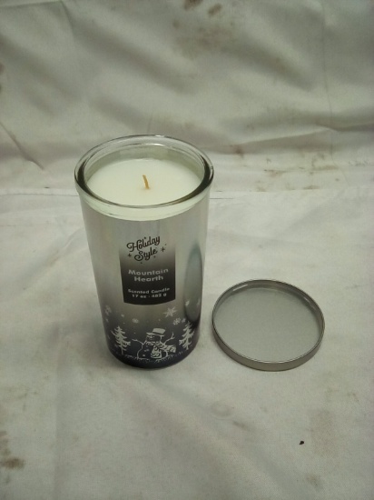 Holiday Style Scented Candle 17oz Mountain Hearth