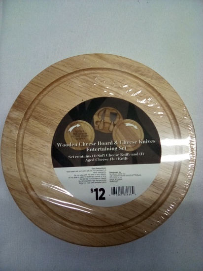 Wooden Cheese Board & Knives (1 Soft Cheese Knife & 1 Aged Cheese Knife)