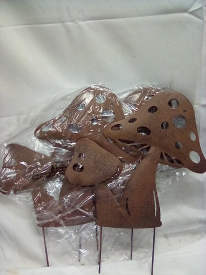 Metal Mushroom Garden Stakes Qty 3