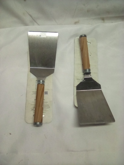 The Pioneer Women Jumbo Turner 11.73” Qty 2