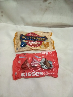 Hershey Kisses Butte Beer and Milk Chocolate (With in Best By Date)