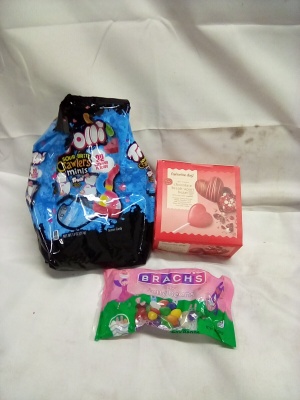 Valentines Day Candy Qty 3 ( With in Best By Date)