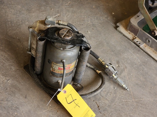 Pittsburgh  20Ton Air/Hyd Bottle Jack