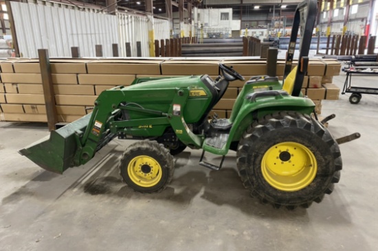 John Deere 3032 E Compact Tractor (LOCATION: Ft Worth, TX)