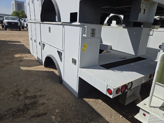 B&G VN-555 Truck Bed for International and Freightliner Frames