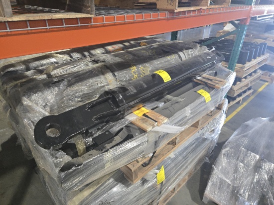 Approx (1) Hydraulic Cylinders on Pallet