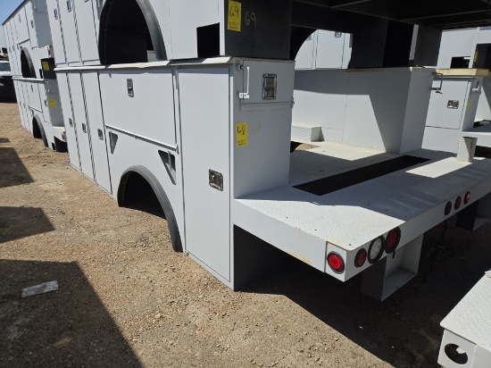 B&G VN-555 Truck Bed for International and Freightliner Frames