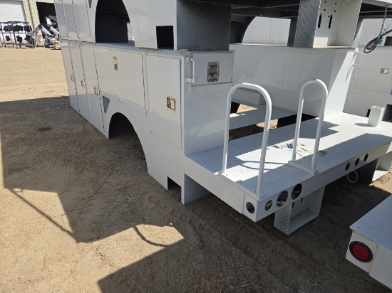 B&G VN-555 Truck Bed for International and Freightliner Frames