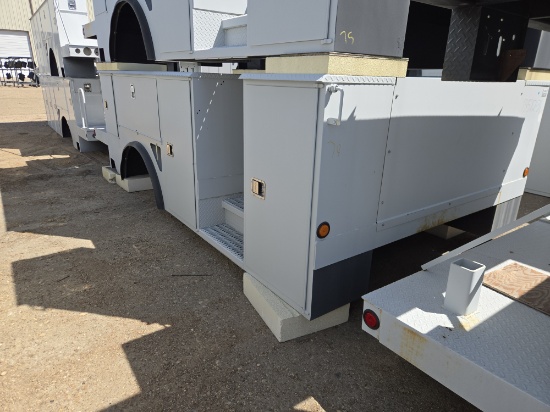 B&G VN-555 Truck Bed for International and Freightliner Frames