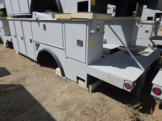 B&G VN-555 Truck Bed for International and Freightliner Frames