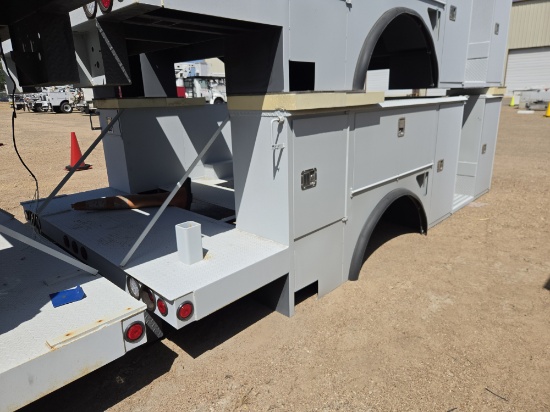 B&G VN-555 Truck Bed for International and Freightliner Frames
