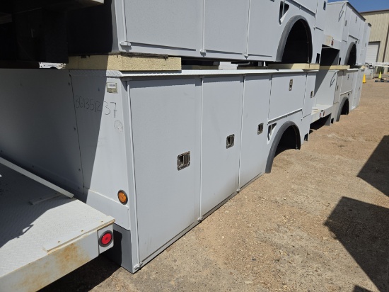 B&G VN-555 Truck Bed for International and Freightliner Frames