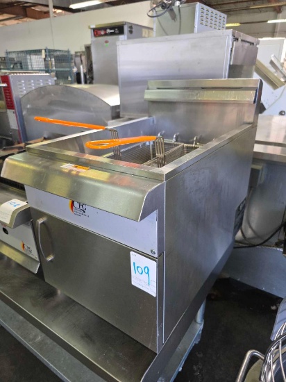 CPG Countertop 30 lb. Gas Fryer