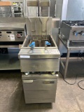 Anets Golden Fry 40 lb. Gas Fryer with Basket Lifts